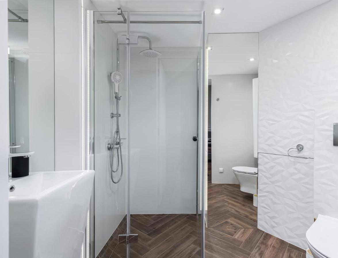 Vistula Boulevards Jacuzzi Apartment Красков Екстериор снимка