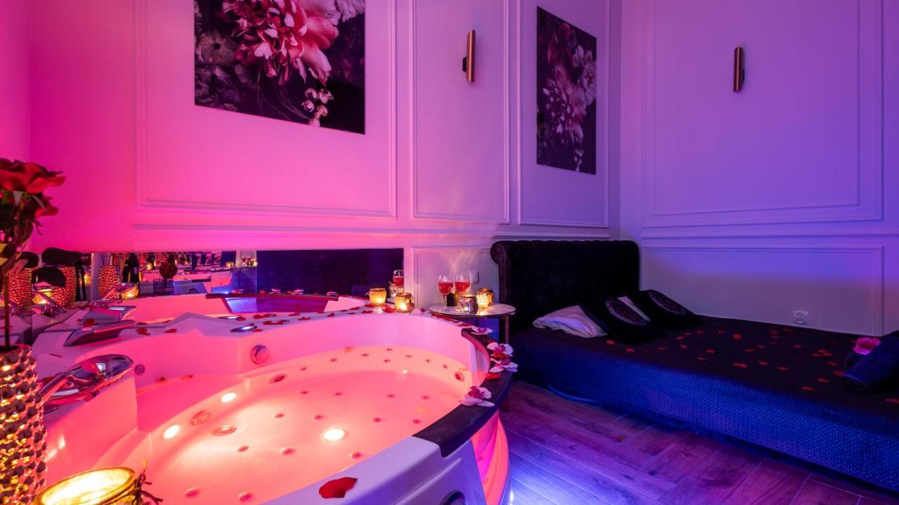 Vistula Boulevards Jacuzzi Apartment Красков Екстериор снимка