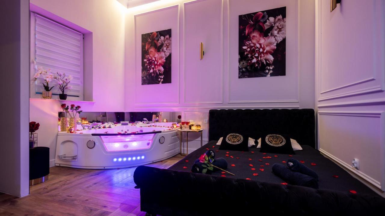 Vistula Boulevards Jacuzzi Apartment Красков Екстериор снимка